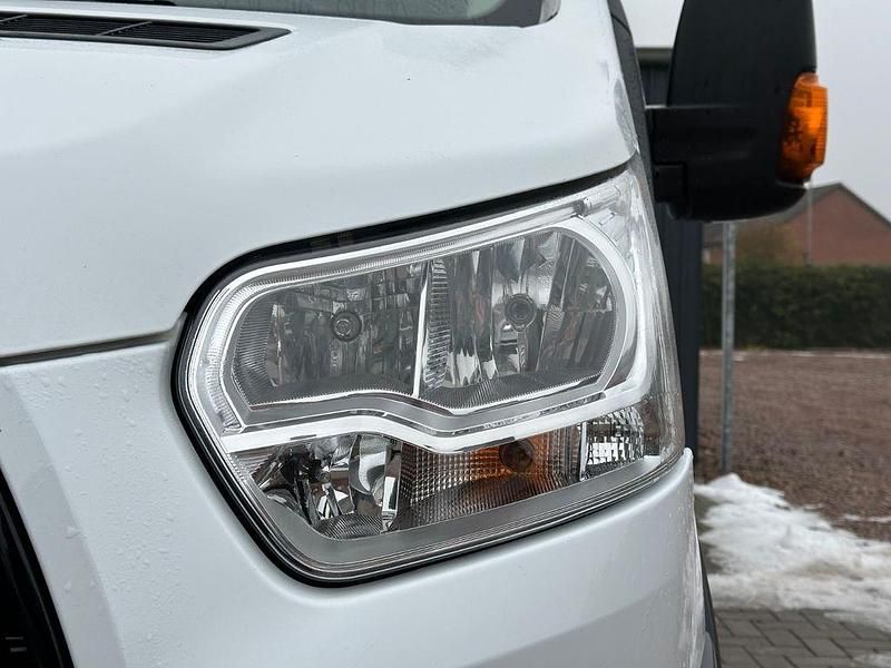 Gebraucht Ford Transit Trend 170 PS (125 kW) 2019 Weiß Van / Kleinbus