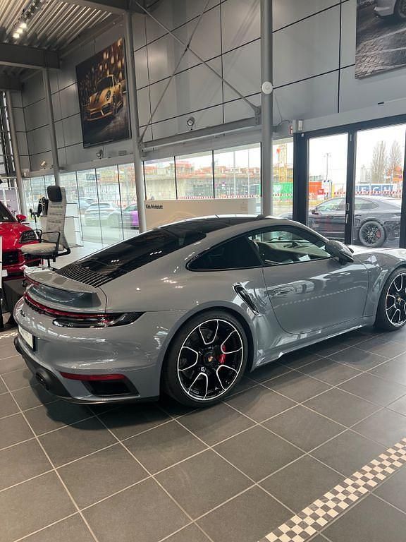 Grau Gebraucht 2022 Porsche 992 Coupé | 184.900 € (Etwas zu teuer) - Bild 1/4
