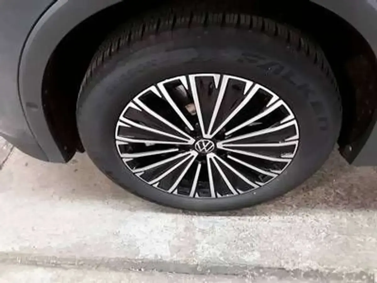 Second-hand VW Tiguan Goal 150 CP (110 kW) 2025 Gri SUV