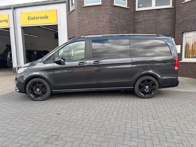 Gebraucht Mercedes V300 AMG line 239 PS (175 kW) 2021 Grau Van / Kleinbus