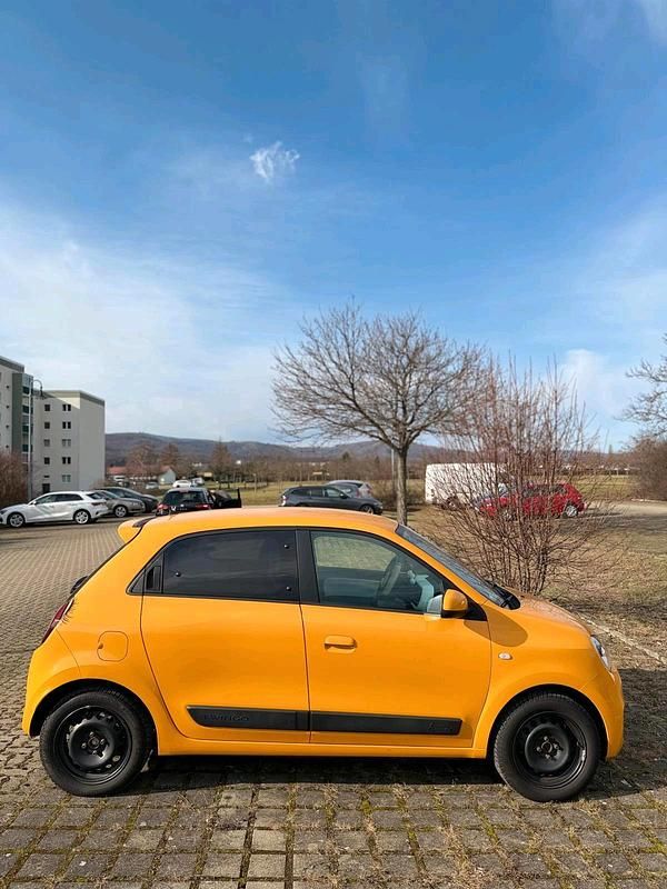 Gebraucht Renault Twingo 65 PS (47 kW) 2019 Gelb Kleinwagen