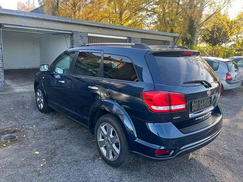 Gebraucht Fiat Freemont 170 PS (125 kW) 2013 Blau SUV