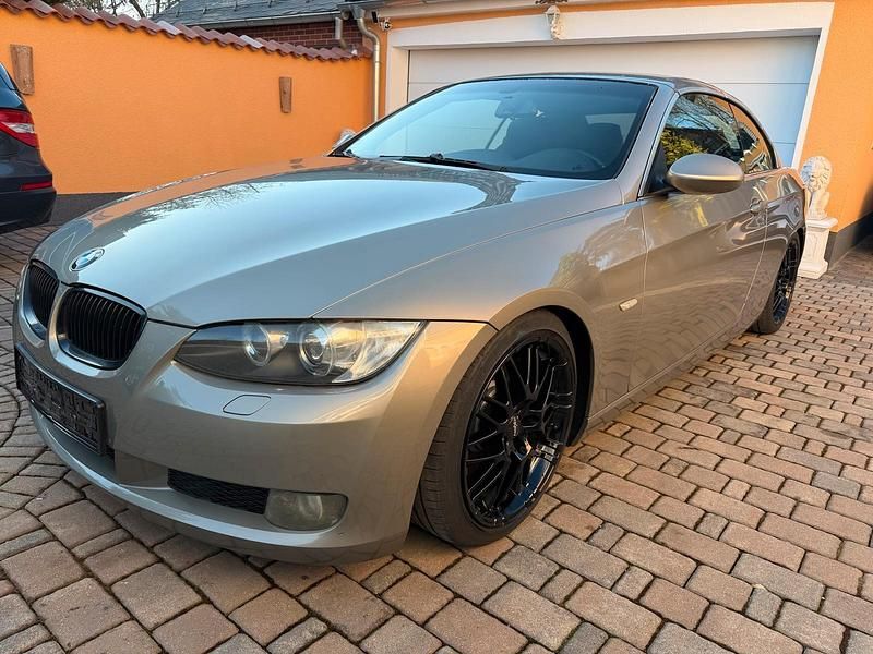 Gebraucht BMW 330 Cabriolet 272 PS (200 kW) 2007 Braun Cabrio