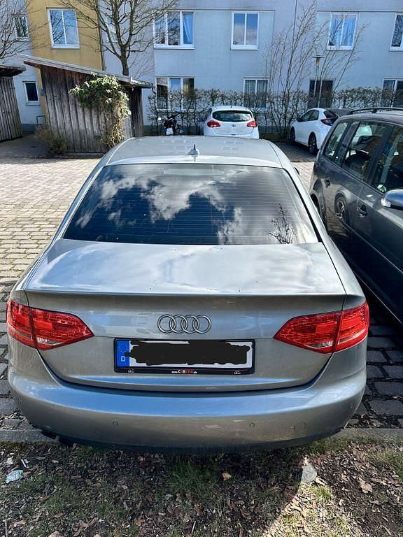 Gebraucht Audi A4 Ambiente 170 PS (125 kW) 2011 Silber Limousine