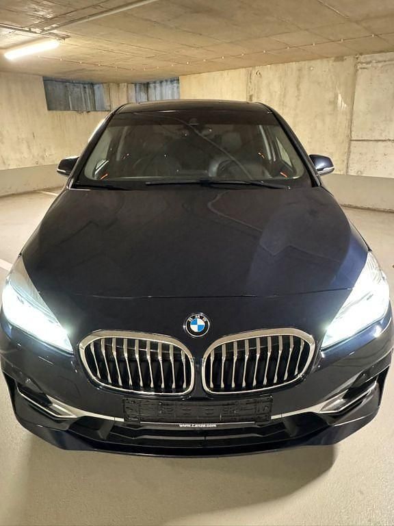 Gebraucht BMW 220 Active Tourer Luxury Line 190 PS (139 kW) 2019 Blau Van / Kleinbus