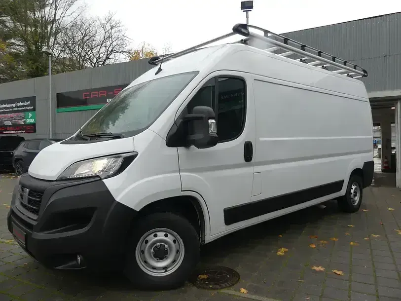 Gebraucht Fiat Ducato 140 PS (102 kW) 2023 Weiss (weiss (pastell)) (metallic) Van