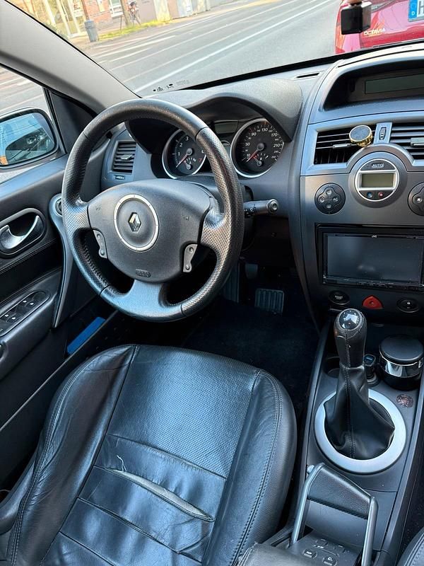 Silber Gebraucht 2006 Renault Mégane Cabriolet Cabrio | 2.950 € - Bild 1/4