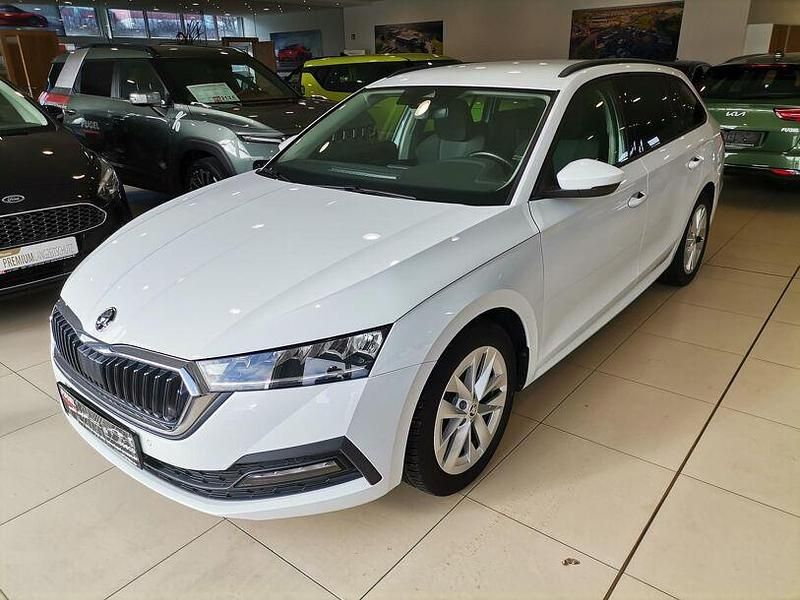 Gebraucht Skoda Octavia Ambition 110 PS (80 kW) 2021 Moonweiss metallic Kombi