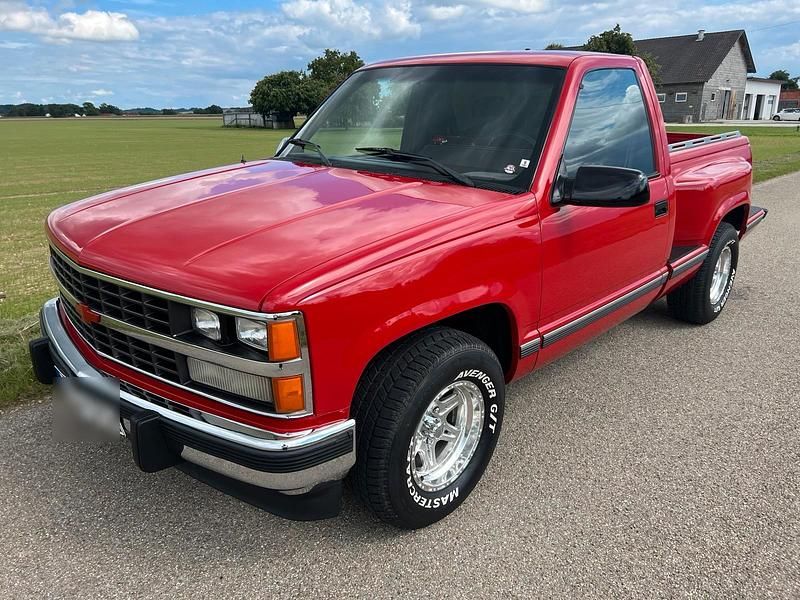 Rot Gebraucht 1988 Chevrolet Silverado SUV | 24.900 € - Bild 1/4