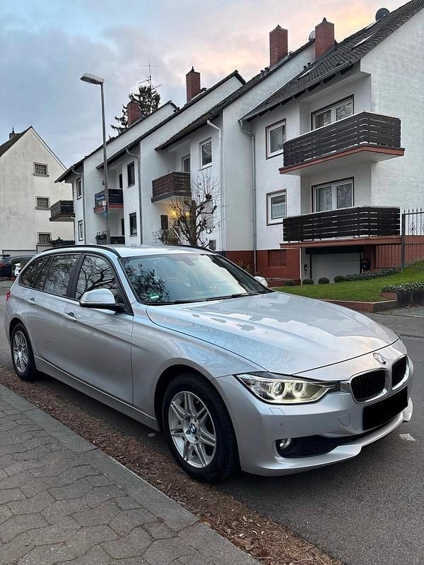 Silber Gebraucht 2014 BMW 320 Kombi | 8.990 € (Guter Preis) - Bild 1/4