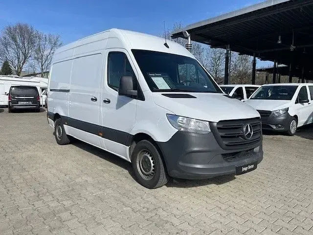 Używany Mercedes Sprinter 190 KM (139 kW) 2022 Biały Van