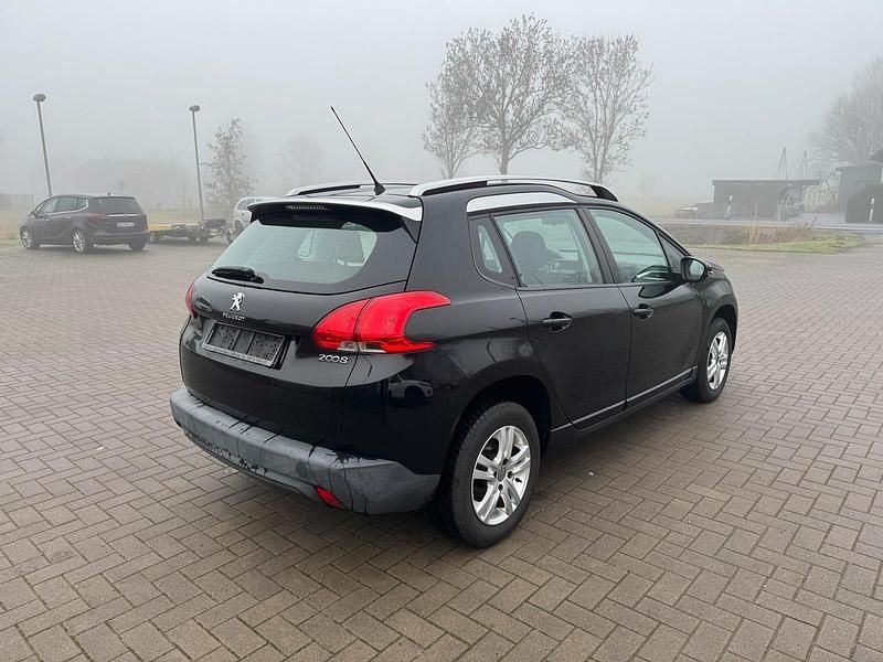 Gebraucht Peugeot 2008 82 PS (60 kW) 2015 Schwarz SUV