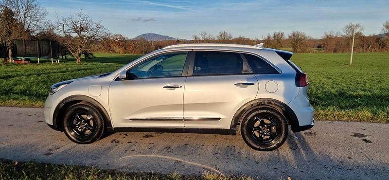 Gebraucht Kia Niro Spirit 105 PS (77 kW) 2018 Silber SUV