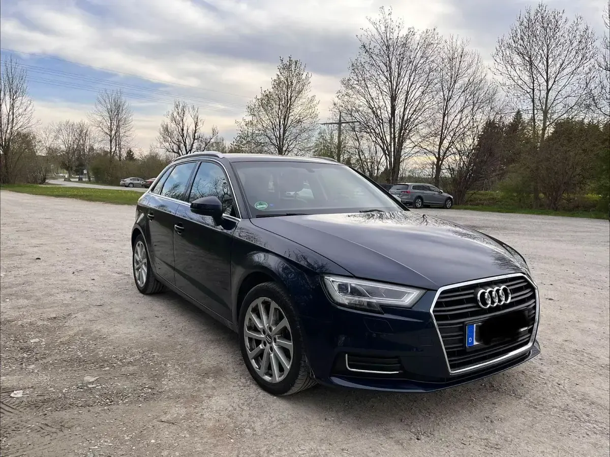Gebraucht Audi A3 Design 190 PS (139 kW) 2017 Blau Limousine