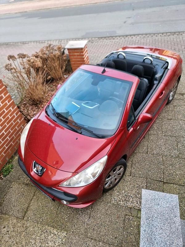 Rot Gebraucht 2007 Peugeot 207 CC Cabrio | 1.250 € (Superpreis) - Bild 1/4