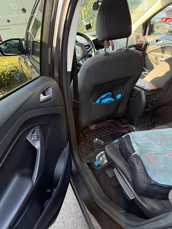 Gebraucht Ford Kuga 150 PS (110 kW) 2019 Grau SUV