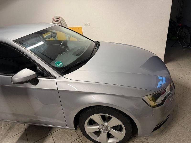 Silber Gebraucht 2014 Audi A3 Ambition Limousine | 11.000 € (Guter Preis) - Bild 1/4