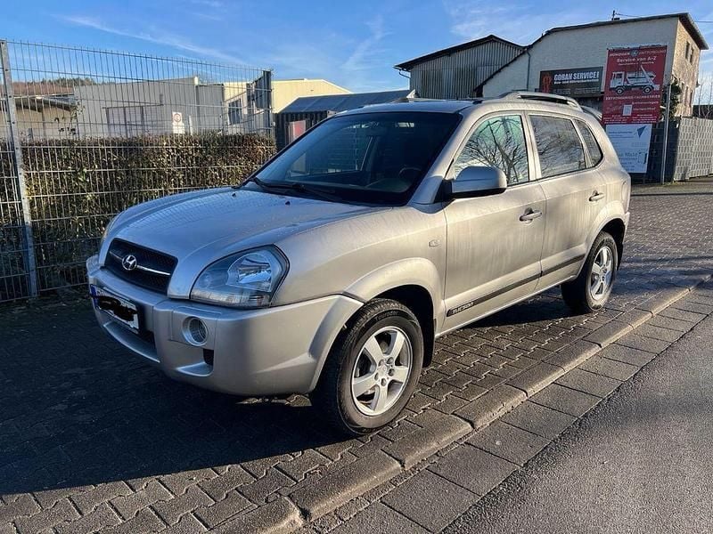 Silber Gebraucht 2006 Hyundai Tucson GLS SUV | 4.500 € (Fairer Preis) - Bild 1/4