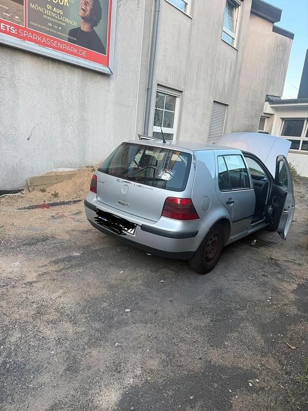 Gebraucht VW Golf IV 75 PS (55 kW) 2002 Silber Kleinwagen