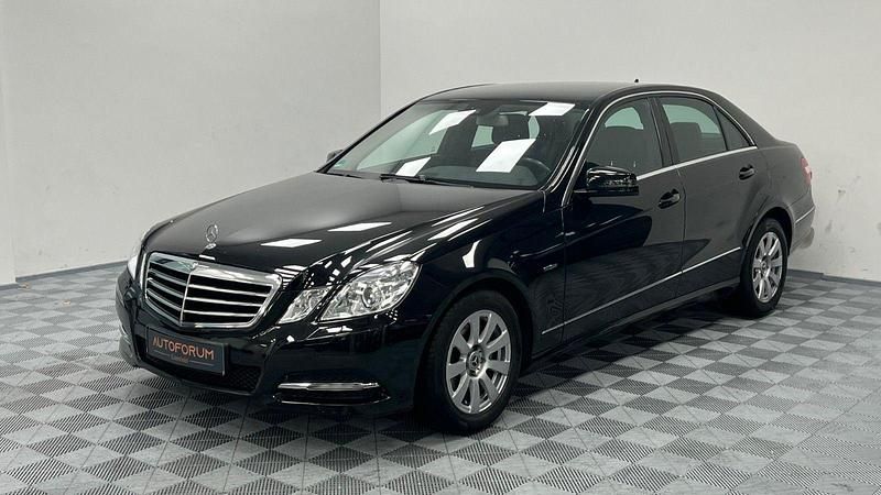 Gebraucht Mercedes E200 136 PS (100 kW) 2011 Schwarz Limousine