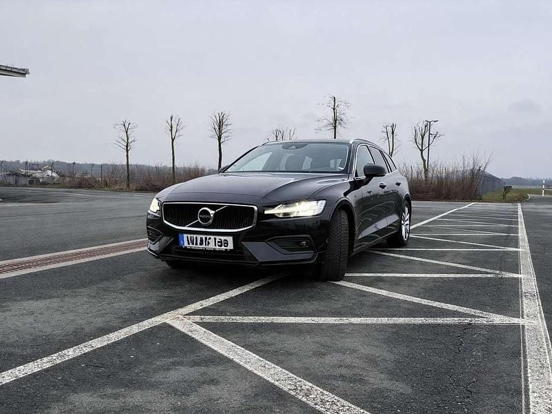 Gebraucht Volvo V60 190 PS (139 kW) 2018 Schwarz Kombi