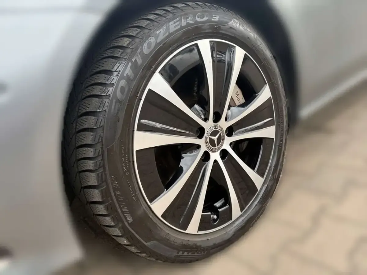 Second-hand Mercedes E300 306 CP (225 kW) 2022 Gri Berlinǎ