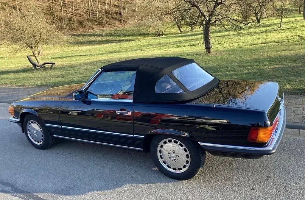 Gebraucht Mercedes 560 230 PS (169 kW) 1986 Schwarz Cabrio