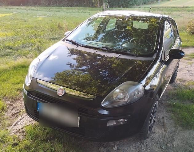 Schwarz Gebraucht 2011 Fiat Grande Punto Kleinwagen | 1.500 € (Superpreis) - Bild 1/4