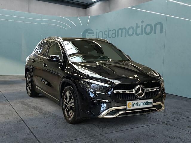 Schwarz Gebraucht 2024 Mercedes GLA220 Advanced SUV | 43.660 € (Teuer) - Bild 1/2
