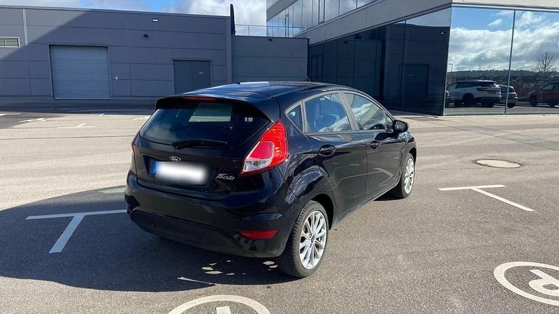 Gebraucht Ford Fiesta Celebration 80 PS (58 kW) 2017 Schwarz Kleinwagen