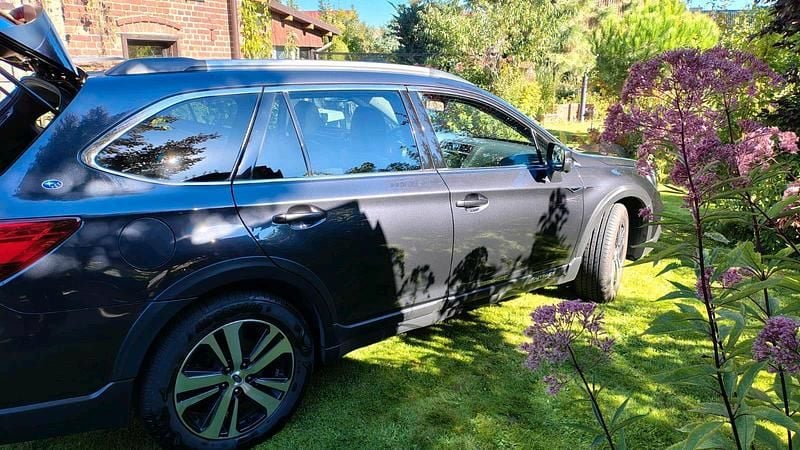 Schwarz Gebraucht 2018 Subaru Outback SUV | 20.500 € (Fairer Preis) - Bild 1/4