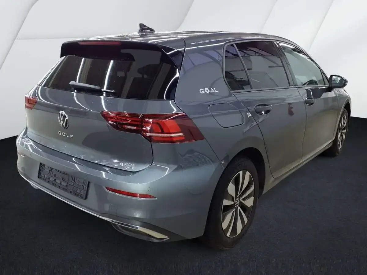 Gebraucht VW Golf VIII Goal 150 PS (110 kW) 2025 Grau Limousine
