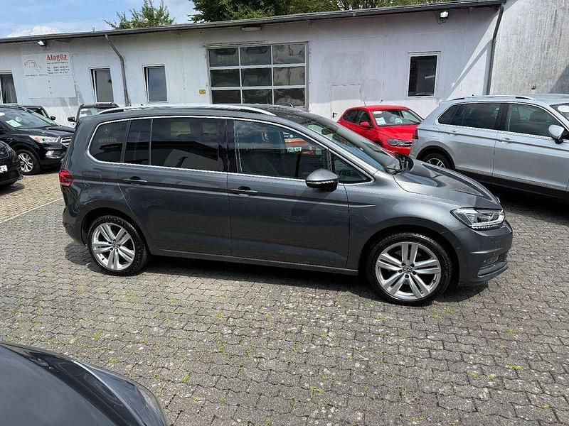 Gebraucht VW Touran Highline 190 PS (139 kW) 2018 Grau Van / Kleinbus
