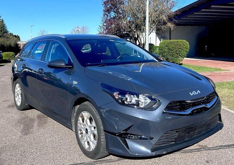 Gebraucht Kia Ceed 160 PS (117 kW) 2022 Grau Kleinwagen