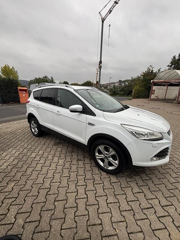 Gebraucht Ford Kuga Titanium 150 PS (110 kW) 2015 Weiß SUV