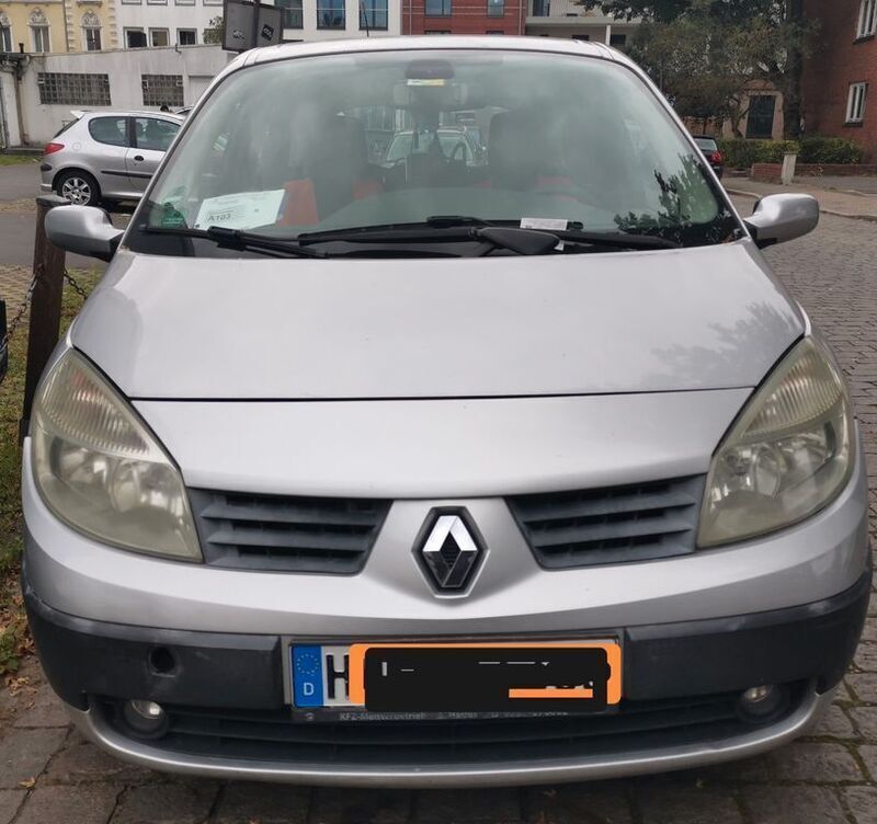 Silber Gebraucht 2006 Renault Scénic II Dynamique Van / Kleinbus | 3.500 € (Etwas zu teuer) - Bild 1/4
