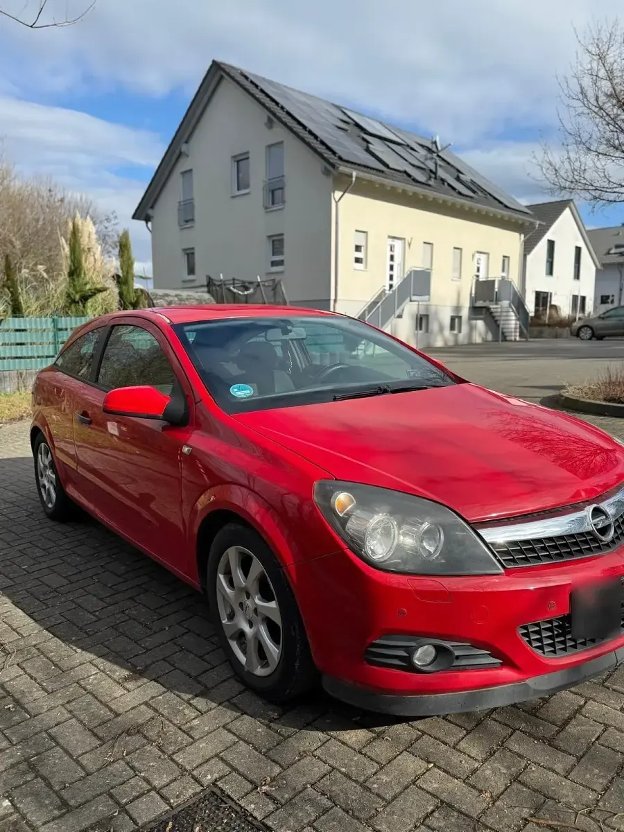 Gebraucht Opel Astra 89 PS (65 kW) 2009 Rot Kleinwagen