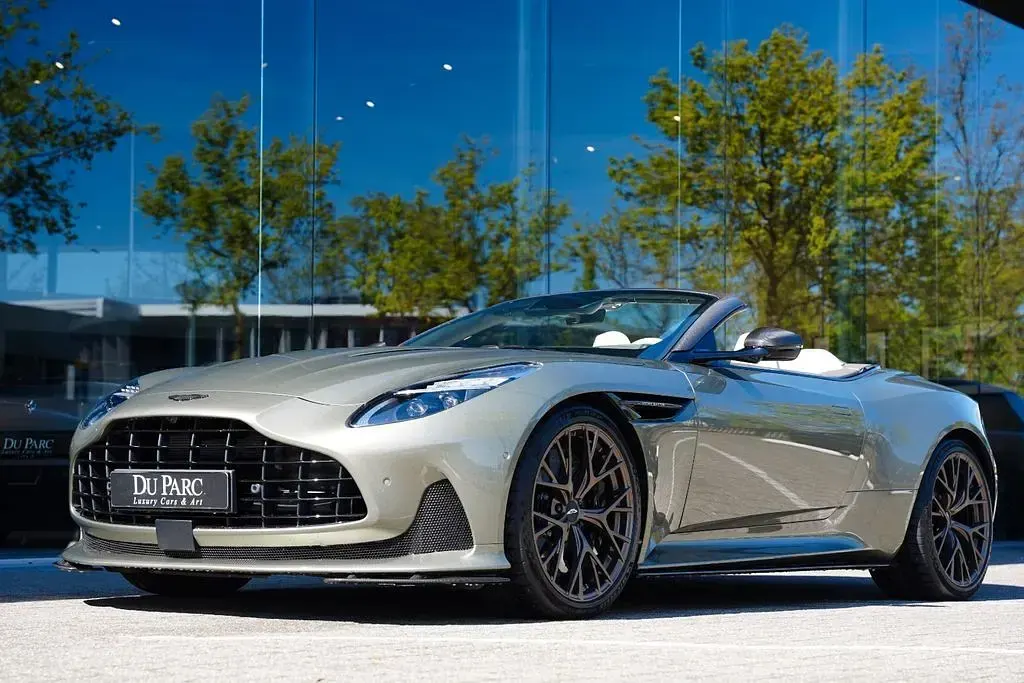 Gebraucht Aston Martin DB12 680 PS (500 kW) 2024 Grau Cabrio