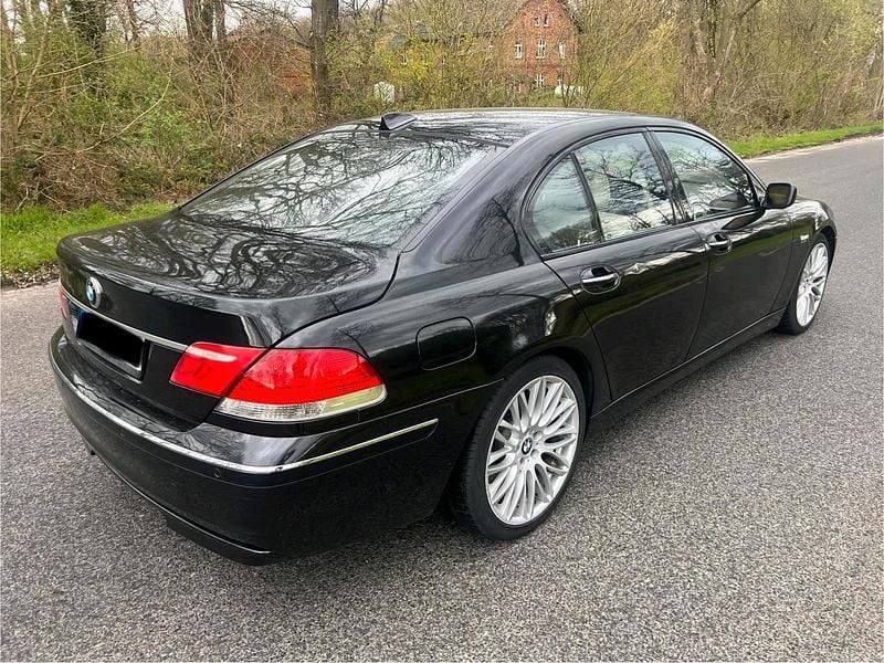 Gebraucht BMW 745 333 PS (244 kW) 2004 Schwarz Limousine