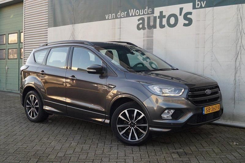 Gebraucht Ford Kuga ST-Line 120 PS (88 kW) 2018 Grau SUV