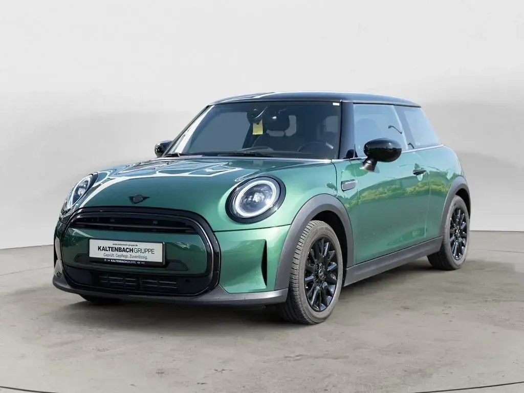 Gebraucht Mini Cooper Classic 136 PS (100 kW) 2023 Grün Kleinwagen