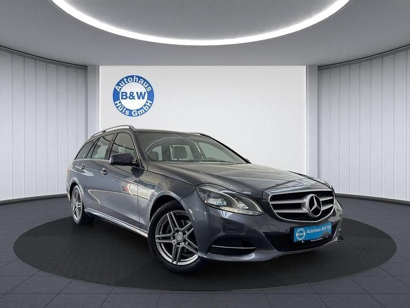 Blau Gebraucht 2015 Mercedes E200 Kombi | 11.499 € (Fairer Preis) - Bild 1/4