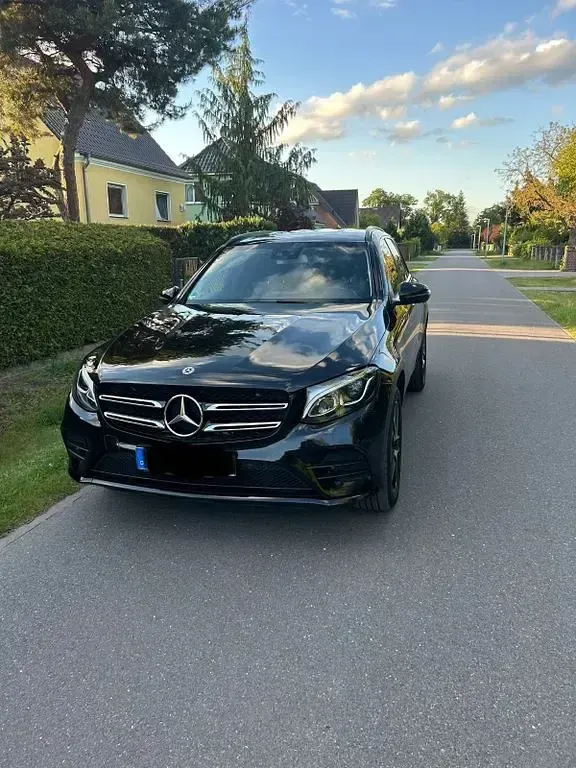 Gebraucht Mercedes GLC250 AMG 204 PS (150 kW) 2019 Schwarz SUV
