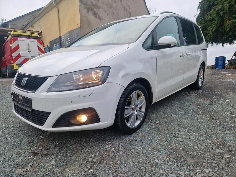 Weiß Gebraucht 2015 Seat Alhambra Van / Kleinbus | 7.250 € (Fairer Preis) - Bild 1/4