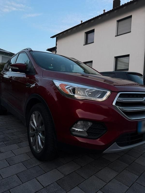 Usado Ford Escape 252 CV (185 kW) 2016 Rojo SUV