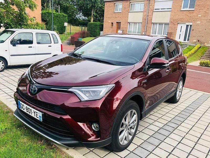 Rot Gebraucht 2017 Toyota RAV4 Hybrid SUV | 18.500 € (Superpreis) - Bild 1/4