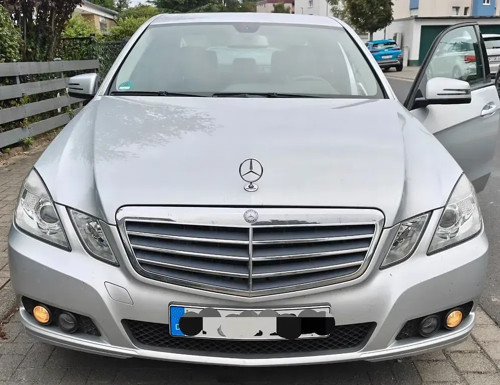 Gebraucht Mercedes E350 292 PS (214 kW) 2011 Silber Limousine