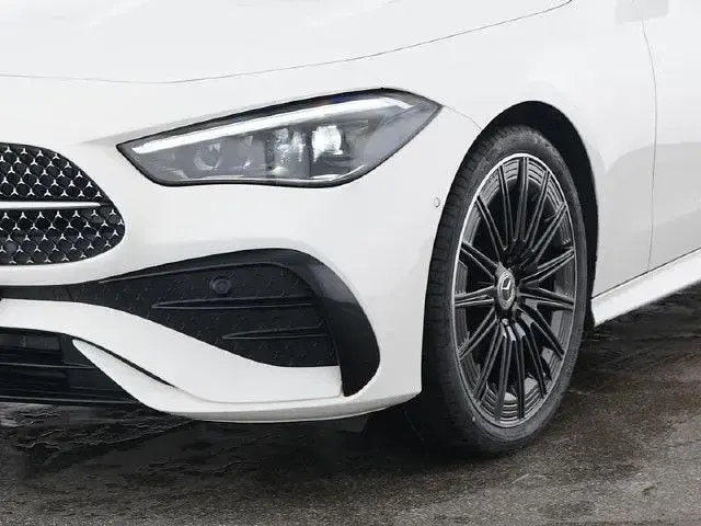 Gebraucht Mercedes 180 AMG 170 PS (125 kW) 2025 Weiß unilack polarweiß Limousine