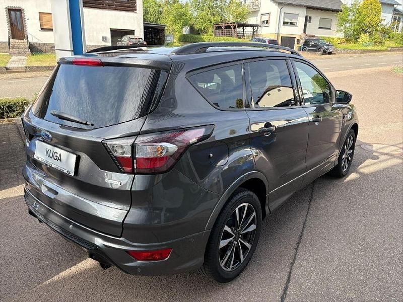Gebraucht Ford Kuga ST-Line 150 PS (110 kW) 2018 Magneticgrau (metallic) (metallic) SUV