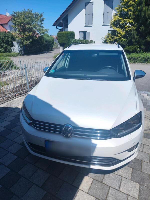Weiß Gebraucht 2015 VW Golf Sportsvan Van / Kleinbus | 10.000 € - Bild 1/4